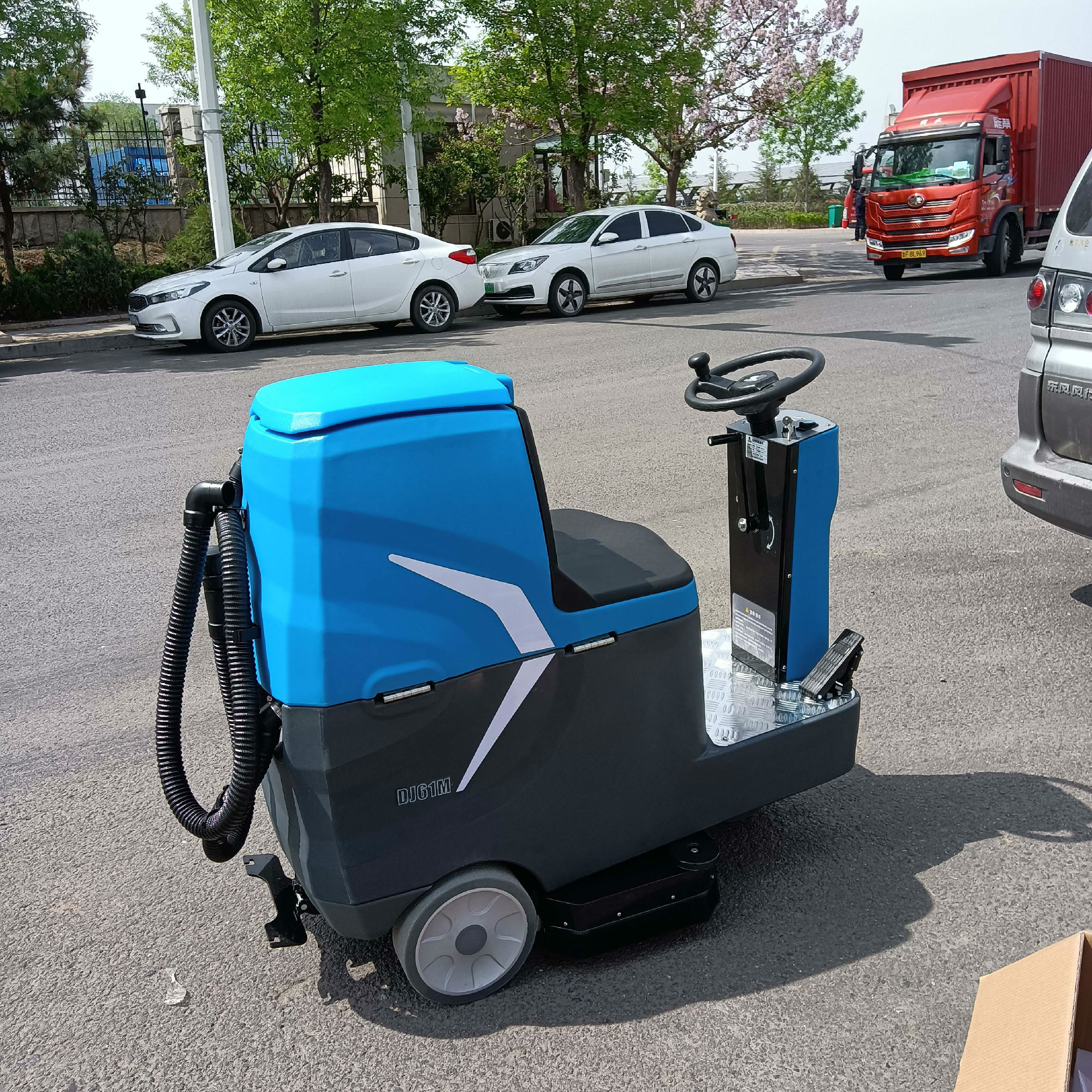 一汽解放青島DJ61M  1.jpg